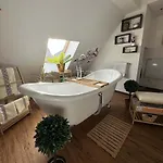 Statek Apartman
